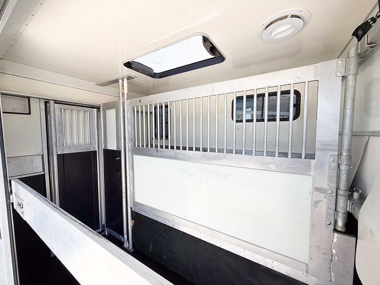 Horse transporter, horse trailer DT Trailer, stallion with living quarters, horse trailer, carriage 