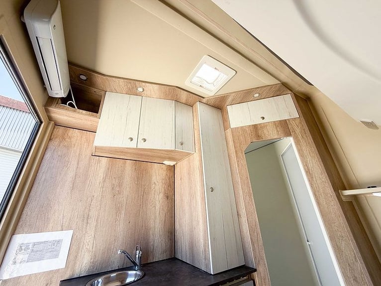 Horse transporter, horse trailer DT Trailer, stallion with living quarters, horse trailer, carriage 