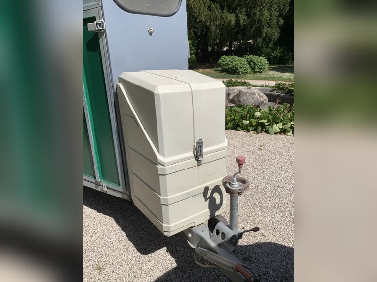 Porelli two-horse trailer