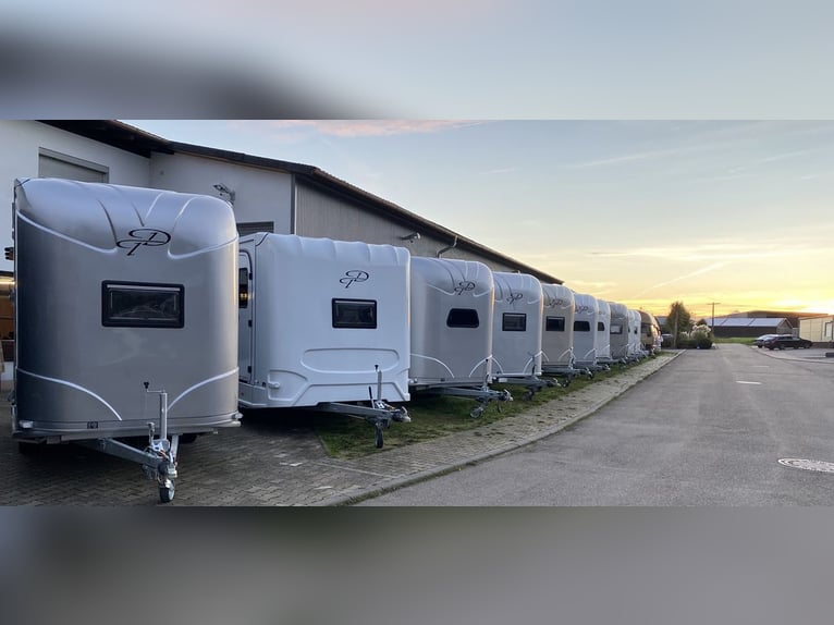 Two-horse trailer with small living compartment, 2.7 tons, horse transporter, stallion equipment