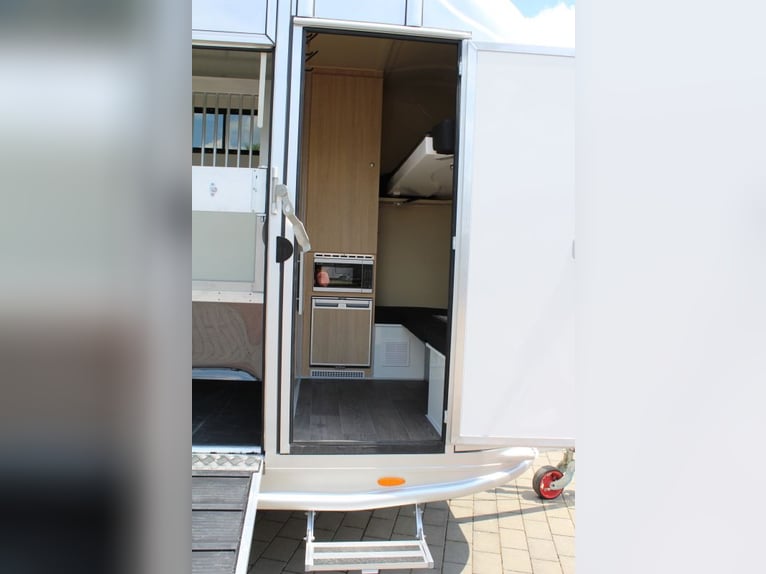 Two-horse trailer with small living compartment, 2.7 tons, horse transporter, stallion equipment