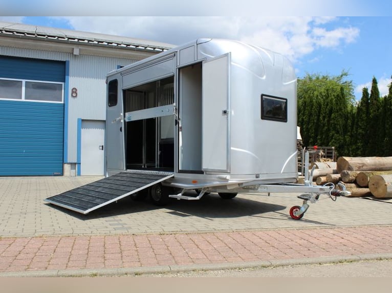 Two-horse trailer with small living compartment, 2.7 tons, horse transporter, stallion equipment