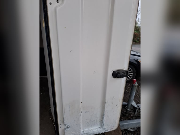 Body horse trailer with tack room