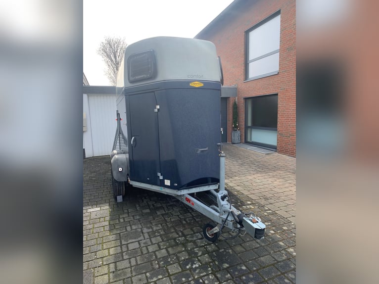 Böckmann horse trailer made of full-polymer with an aluminum floor