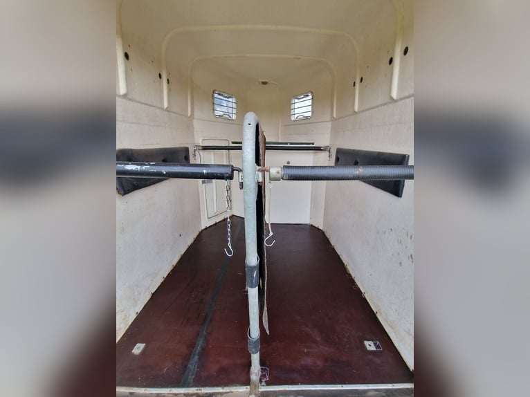 Horse trailer by Sluis