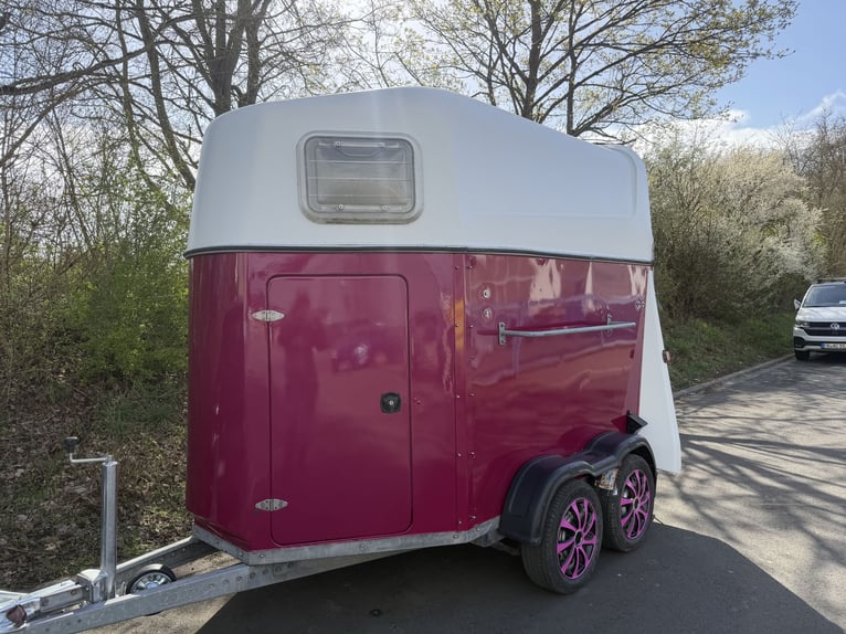 Thiel Domino horse trailer