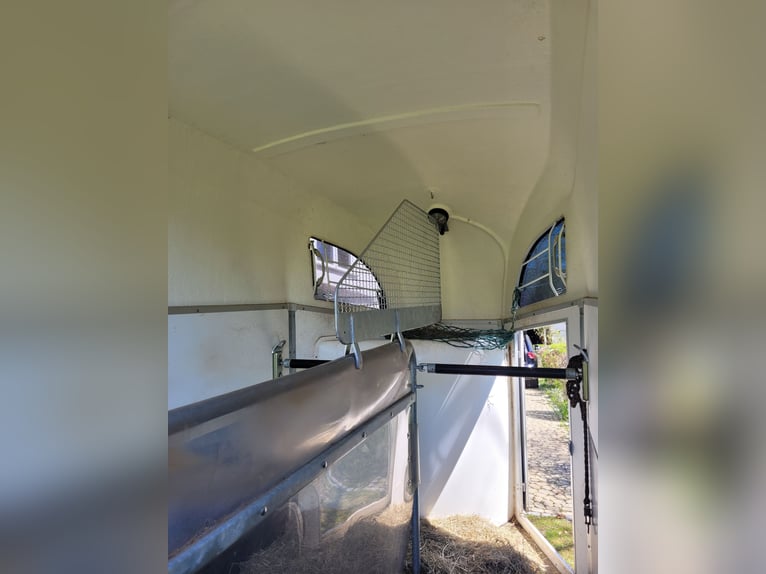 Böckmann Duo with stallion partition and aluminum floor