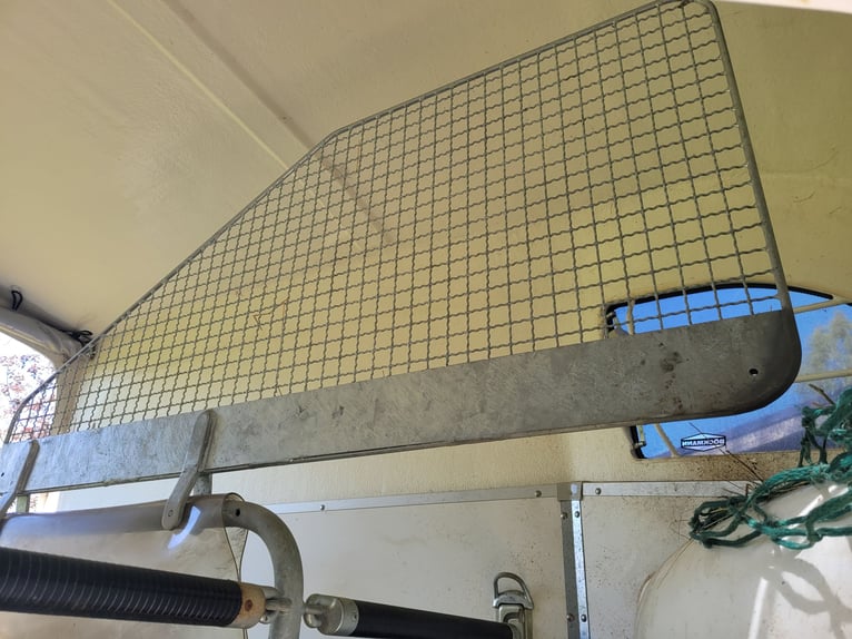 Böckmann Duo with stallion partition and aluminum floor