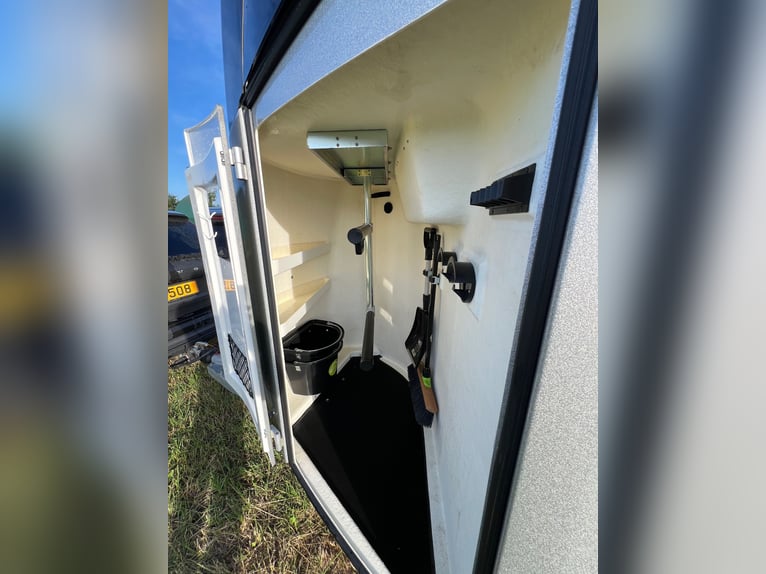 Careliner M horse trailer for sale