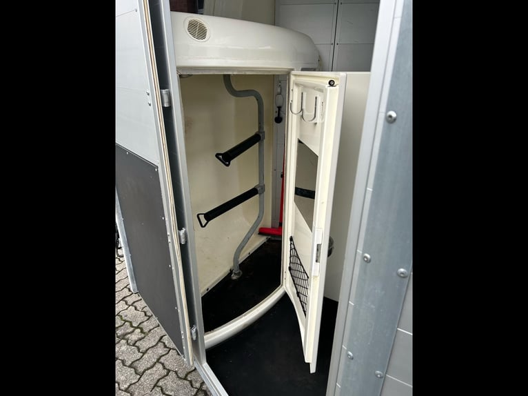 Böckmann Portax E Pferdeanhänger 2,4t Satttelkammer 100km/h Hecktür schwenkbar 