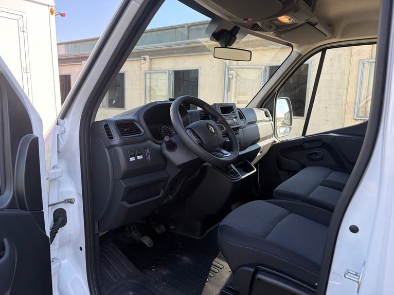 Brand-new 2-horse trailer