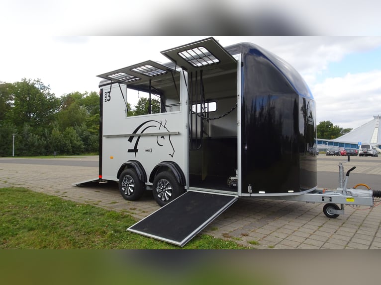 Cheval Liberte Horse Trailer Maxi 3 / 3 Horses / Pullmann 2 Axle / Black