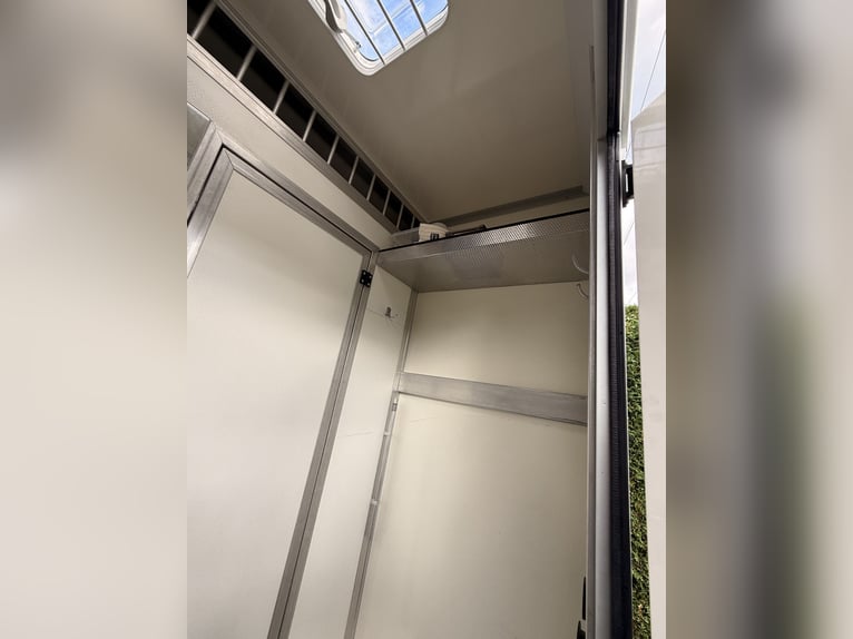 Citroën Jumper Pferdetransporter | nur 4.000 km | BJ 10/2021 | keine NOVA | 3,5 t | 120 kW | Euro 6! Citroën Jumper Pferdetransporter | nur 4.000 km | BJ 10/2021 | keine NOVA | 3,5 t | 120 kW | Euro 6!