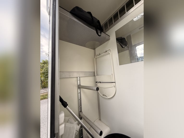 Citroën Jumper Pferdetransporter | nur 4.000 km | BJ 10/2021 | keine NOVA | 3,5 t | 120 kW | Euro 6! Citroën Jumper Pferdetransporter | nur 4.000 km | BJ 10/2021 | keine NOVA | 3,5 t | 120 kW | Euro 6!