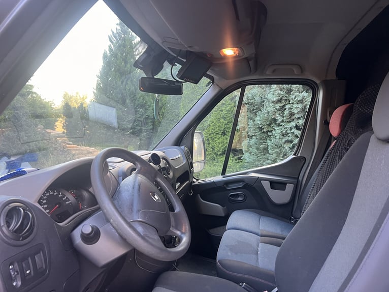 Comfortable Renault Master