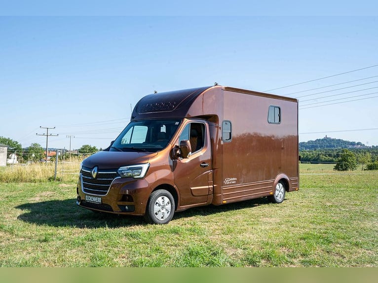 Horse transporter, stallion equipment, 5-seater, only 43,300 km, air conditioning, navigation system