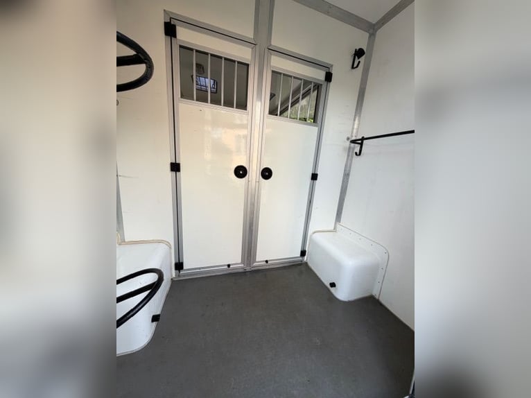 Renault Master Horsebox ACR Stalls – Very good condition