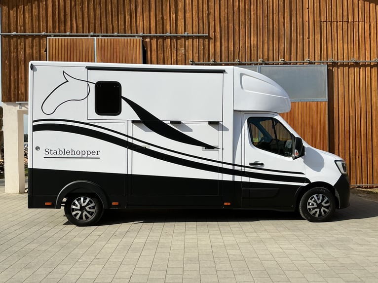 Renault Master with MSG Stablehopper multi-purpose body, automatic transmission, 3.5 tons