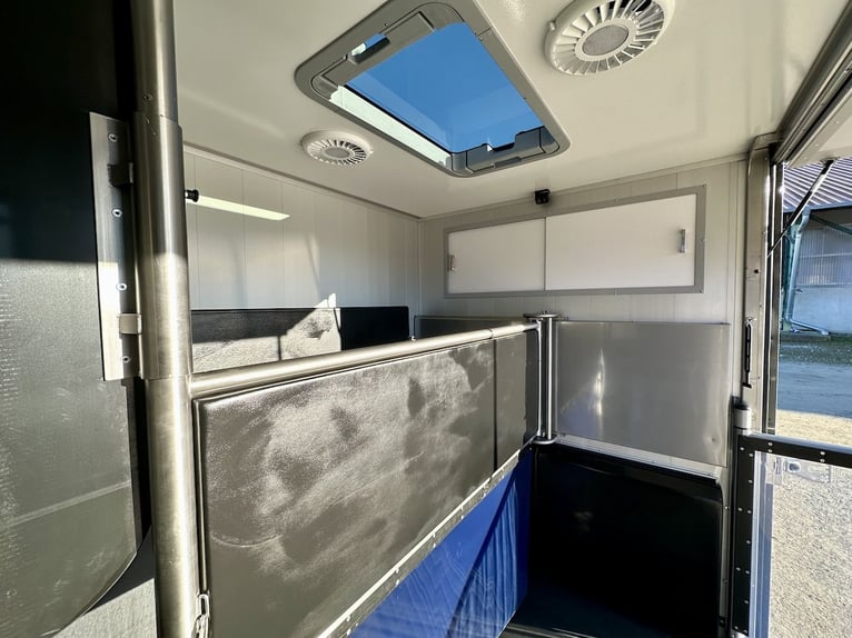 Ford Roelofsen Parados Sport 2-Horse Transporter Deluxe Edition – Automatic – Available Immediately!