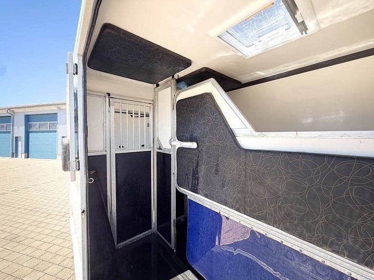 Horse transporter stallion equipment cattle transporter animal transporter