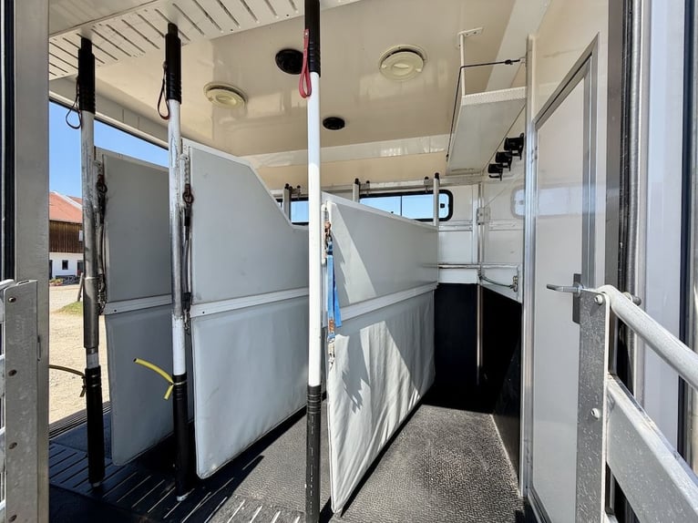 MAN TGL 8.180 Horse Transporter with 4-Horse Living Cabin, Automatic Transmission, WC, Shower – Exce