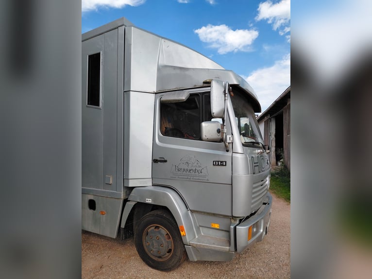 Mercedes 7.5-ton truck