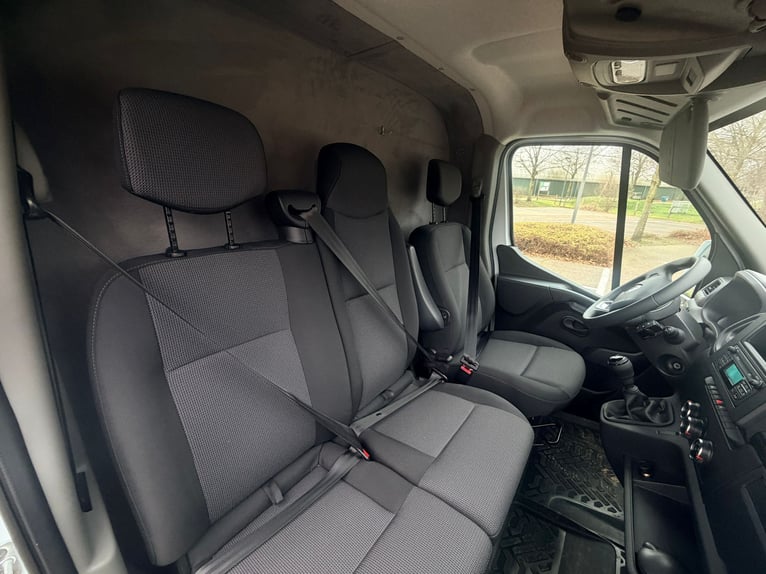 NEW RENAULT - MASTER (0000)