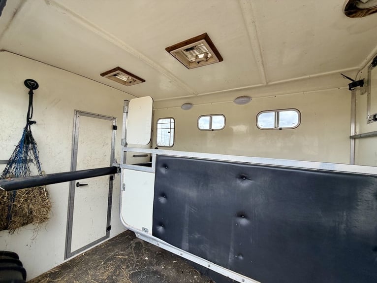 Peugeot Boxer Equitrek Sonic 2-Horse Transporter Truck – Used Vehicle on Behalf of the Customer