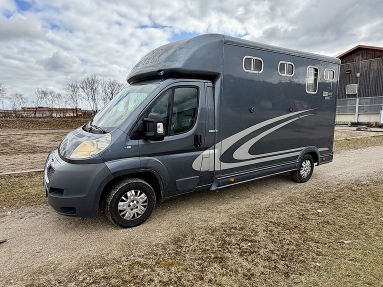 Peugeot Boxer Equitrek Sonic 2-Horse Transporter Truck – Used Vehicle on Behalf of the Customer
