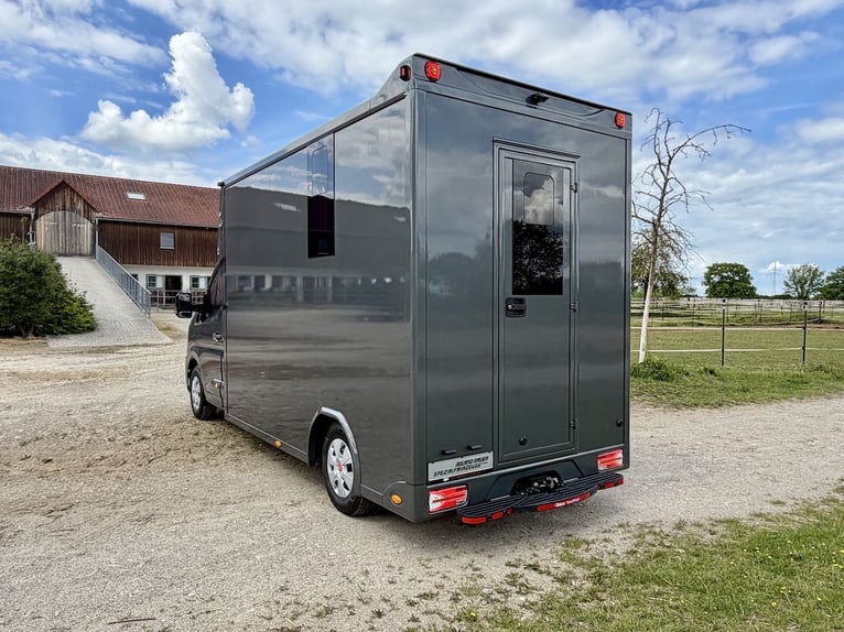 Renault Master RJH Sport 2-Horse Trailer – New Model with Automatic Transmission – Immediately Avail