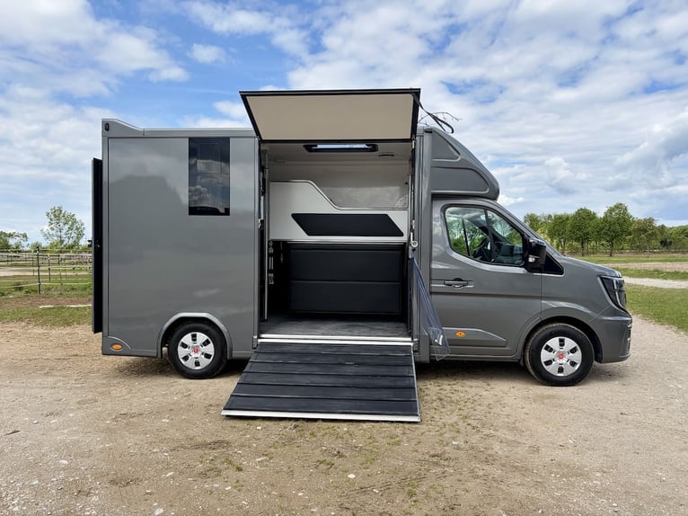 Renault Master RJH Sport 2-Horse Trailer – New Model with Automatic Transmission – Immediately Avail
