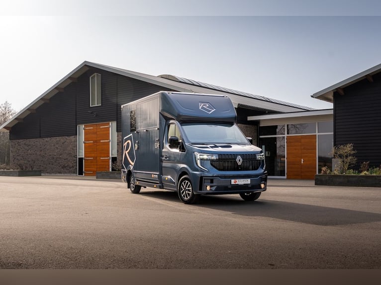 Renault Roelofsen Parados 2-Horse Trailer with Automatic Transmission, New Model 2026