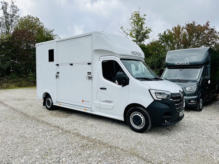 Renault Roelofsen Yorse 2-Pony Trailer, 3.5-tonne. 165 HP, manual transmission, toll-free, high payl
