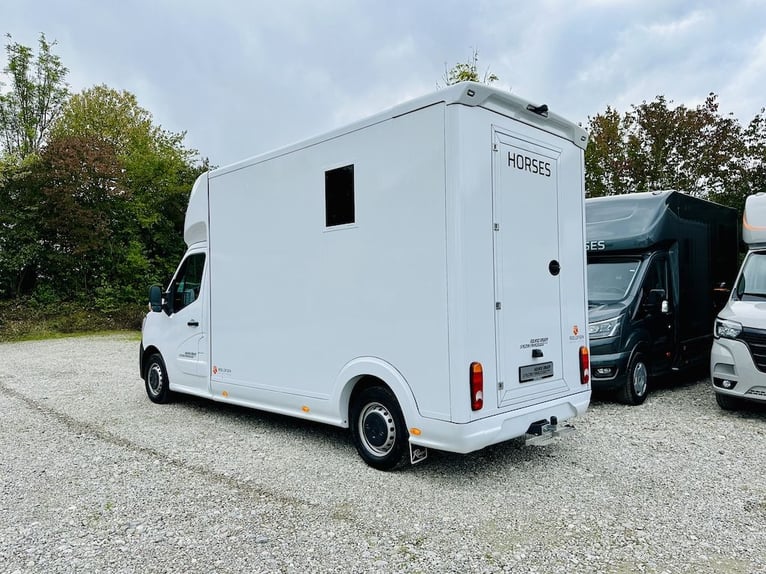Renault Roelofsen Yorse 2-Pony Trailer, 3.5-tonne. 165 HP, manual transmission, toll-free, high payl