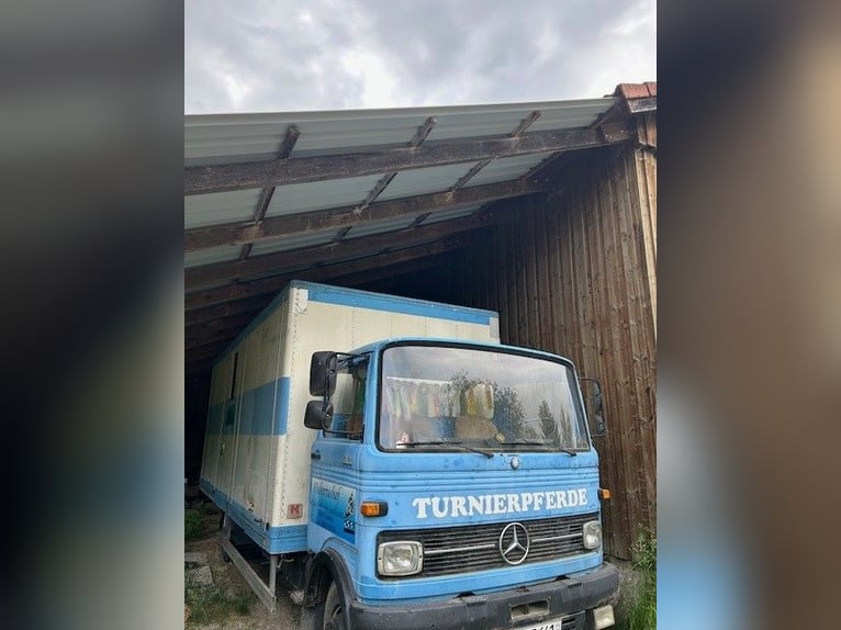 Daimler Benz Truck