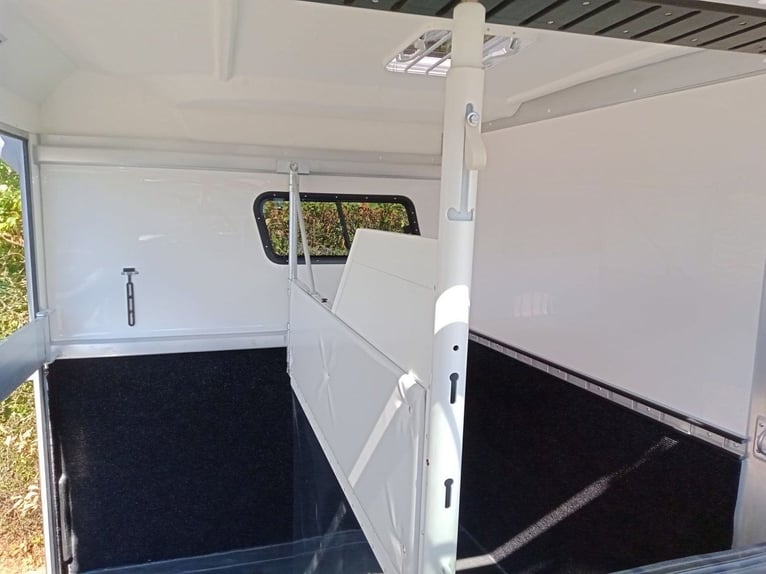 Horse Transporter DT Trailer for 2 Horses with Spacious Living Area, 3.5t – Heating – Toll-Free