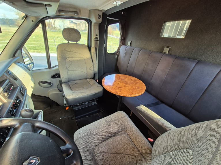 Horsebox Theault Deluxe