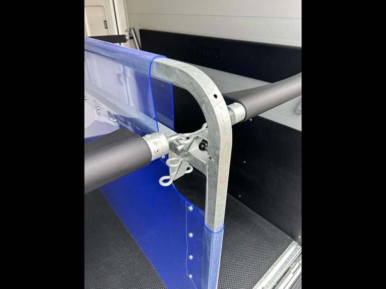 Humbaur Pferdeanhänger Pegasus 2400 2,4t Sattelkammer 100km/h Black Hecktür schwenkbar