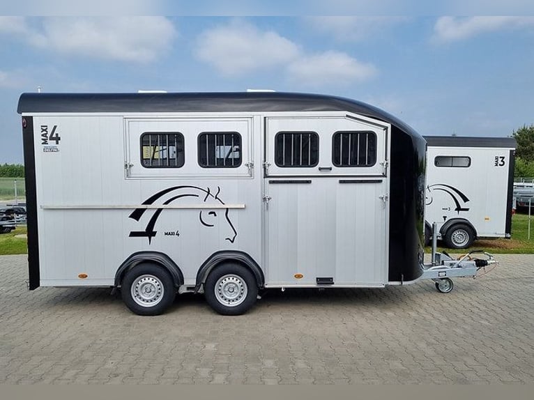 Liberté Maxi 4 Horse Trailer – with side ramp and integrated tack storage