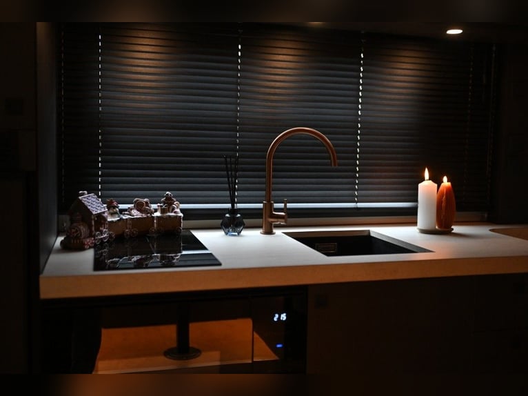 Luxury Mercedes Atego 15/300 – 5-Horse Truck with Pop-Out & Pop-Up