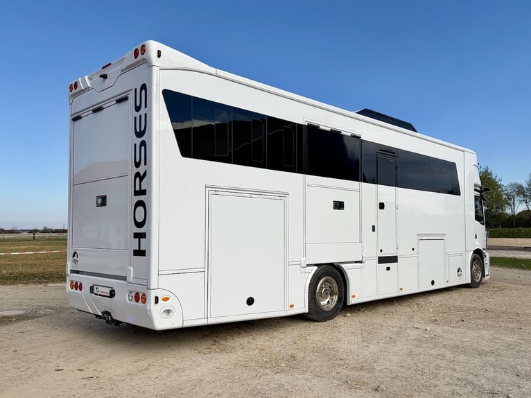 Mercedes-Benz Actros 1835 RJH Exclusive H5 5-6 Horse Transporter with Pop-Out Bathroom, WC, Shower T