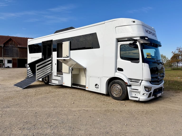Mercedes-Benz Actros 1835 RJH Exclusive H5 5-6 Horse Transporter with Pop-Out Bathroom, WC, Shower T