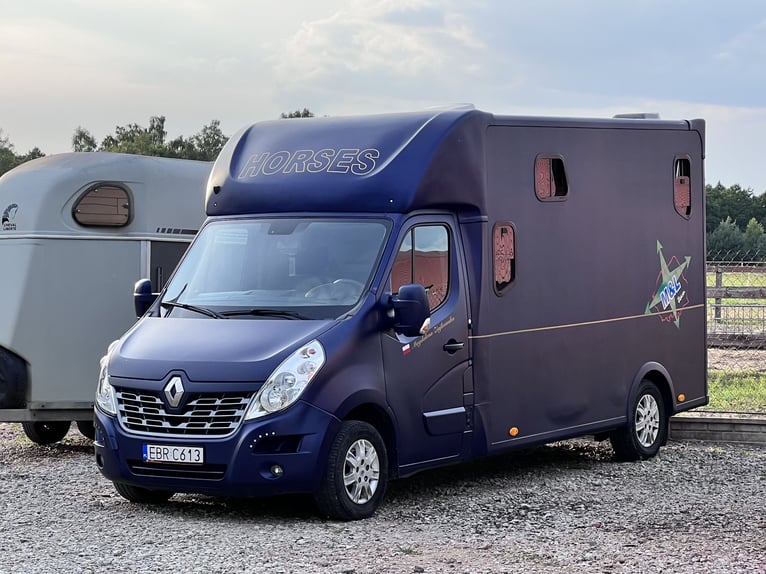 https://cdn.ehorses.media/image/blur/xxldetails/classified-ads/carriage-and-vehicles-transporters-luxury-renault-master-2-horsetruck-2018-170hp-high-quality-3-beds-prentki-buy-in-95-047-wola-lokotowa_a00b19ee-7327-4bfa-b504-467d31204a7d.jpg