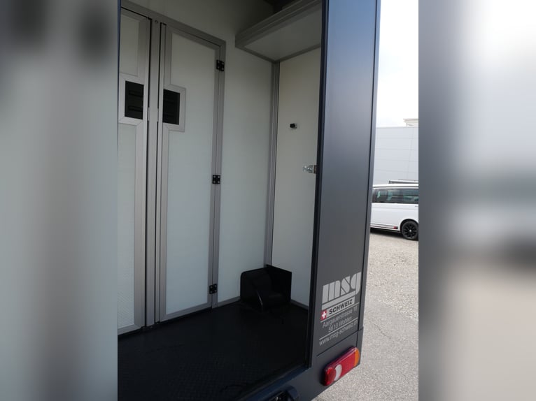 RENAULT Master Automatic MSG Horsebox Self-Driver