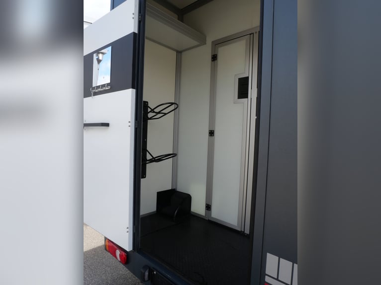 RENAULT Master Automatic MSG Horsebox Self-Driver
