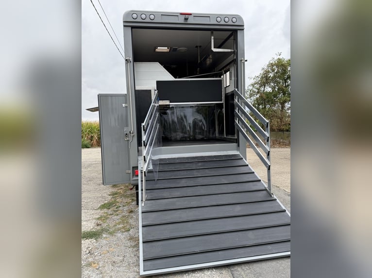 Volvo horsebox with mobile home