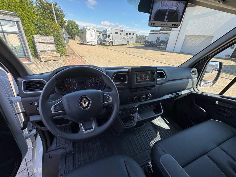 Renault Horse Transporter, 3.5 tons, air conditioning, brand new vehicle, 2,290 kg, livestock transp
