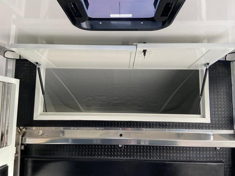 Renault Master Horsebox