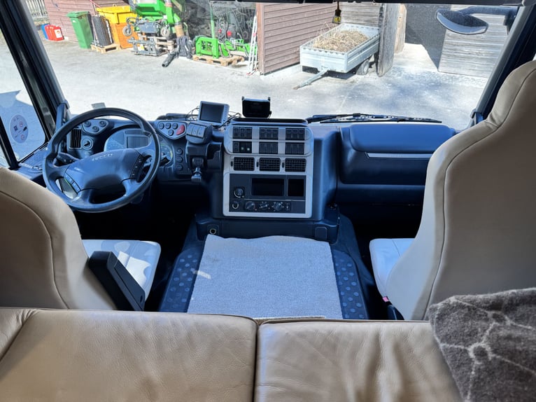 STX Pferdewohnmobil LKW IVECO Stralis 360 