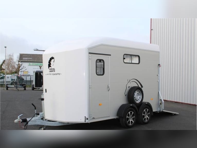 Van Duomax Cheval Liberte